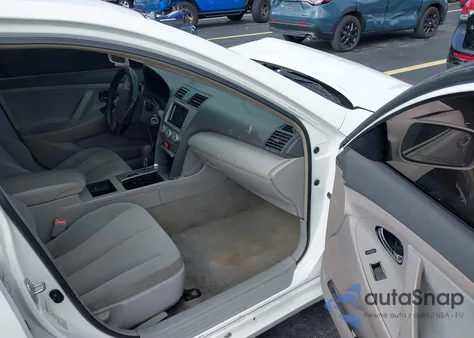 2009 Toyota Camry z USA, uszkodzony, nr VIN 4T1BE46K09U804052